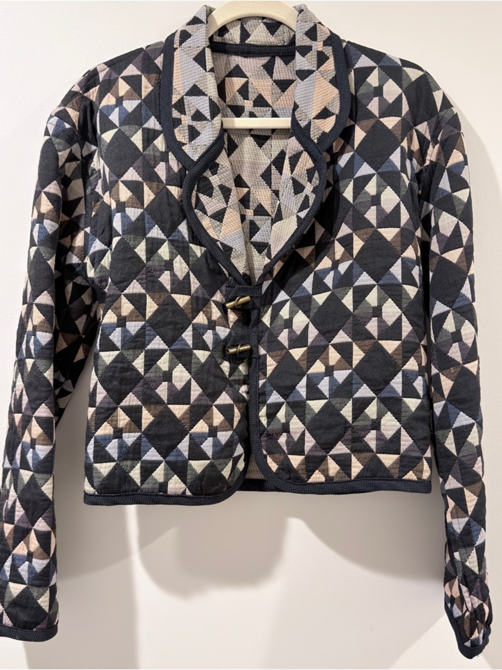 Women’s Beluva San Francisco  Quilted Geometric Jacket Black & Cream Reversible
